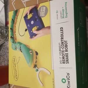 KiwiCo make it yourself remote- controlled snake robot. New in box.
